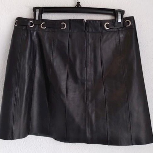 BCBG Maxazria leather mini skirt. So cool! Amazing Condition - Picture 7 of 8